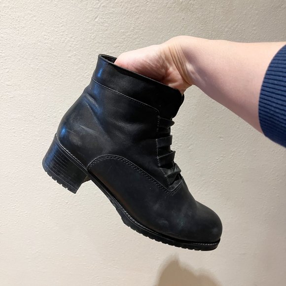 Warm Stylish Lined Winter Boots - Size 8.5 - Naturalizer - Picture 8 of 14